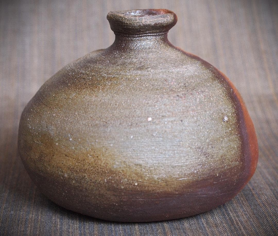 人気作家★中村和樹【師：中村真・中村六郎】★備前【窯変】徳利★共箱・布