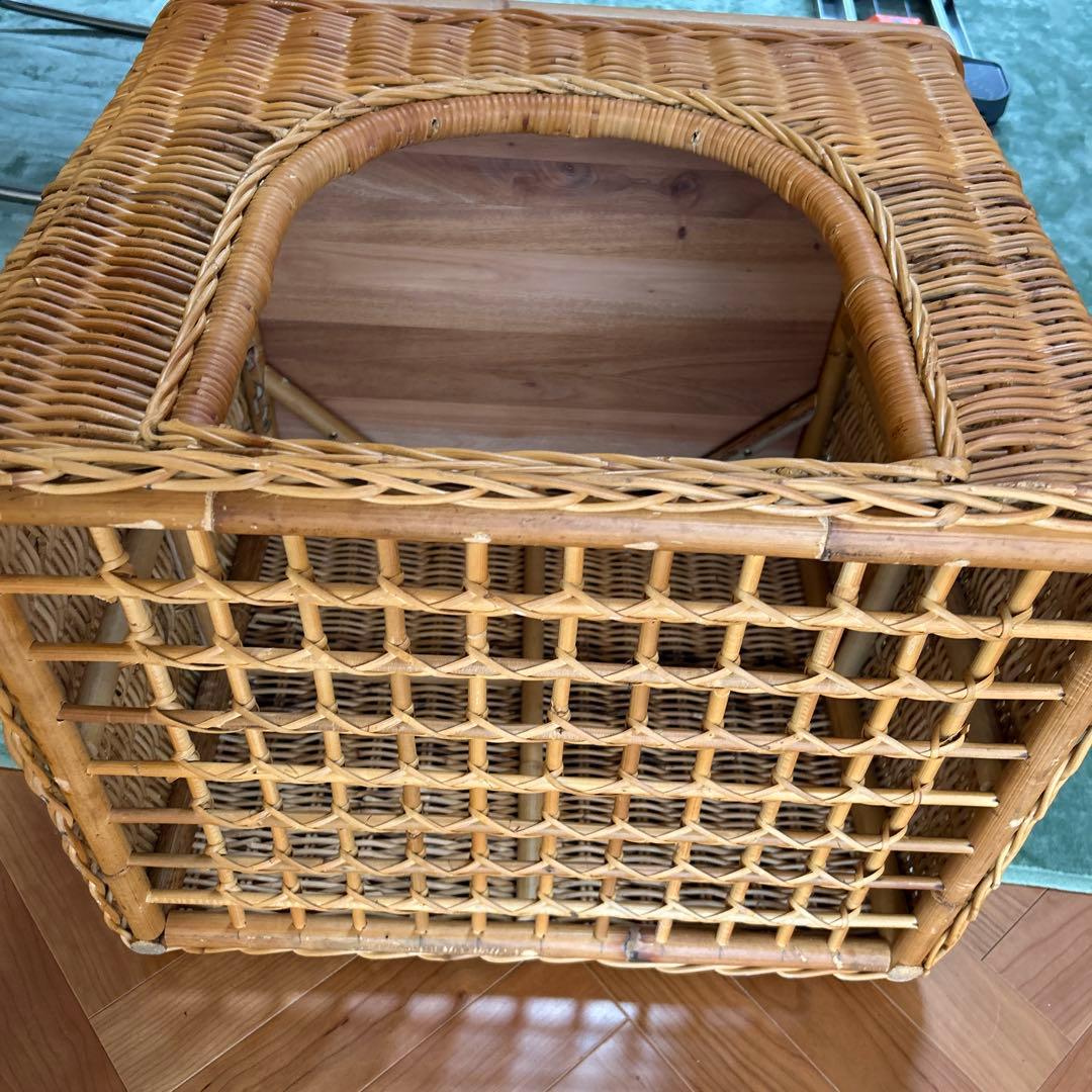 ラタン　ペットハウス クッション付き　籐製サイドテーブル