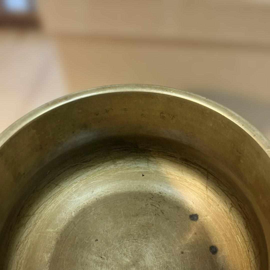 茶道具　建水　真鍮製(胴体外側に力強い文様あり)　紙箱　N326K