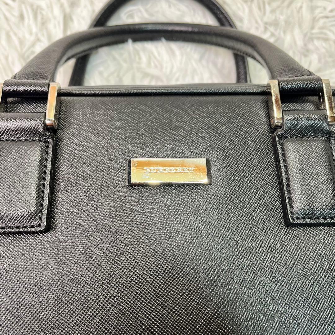 美品✨バーバリー　ブリーフケース　ビジネスバッグ　黒　A4 サフィアーノレザー