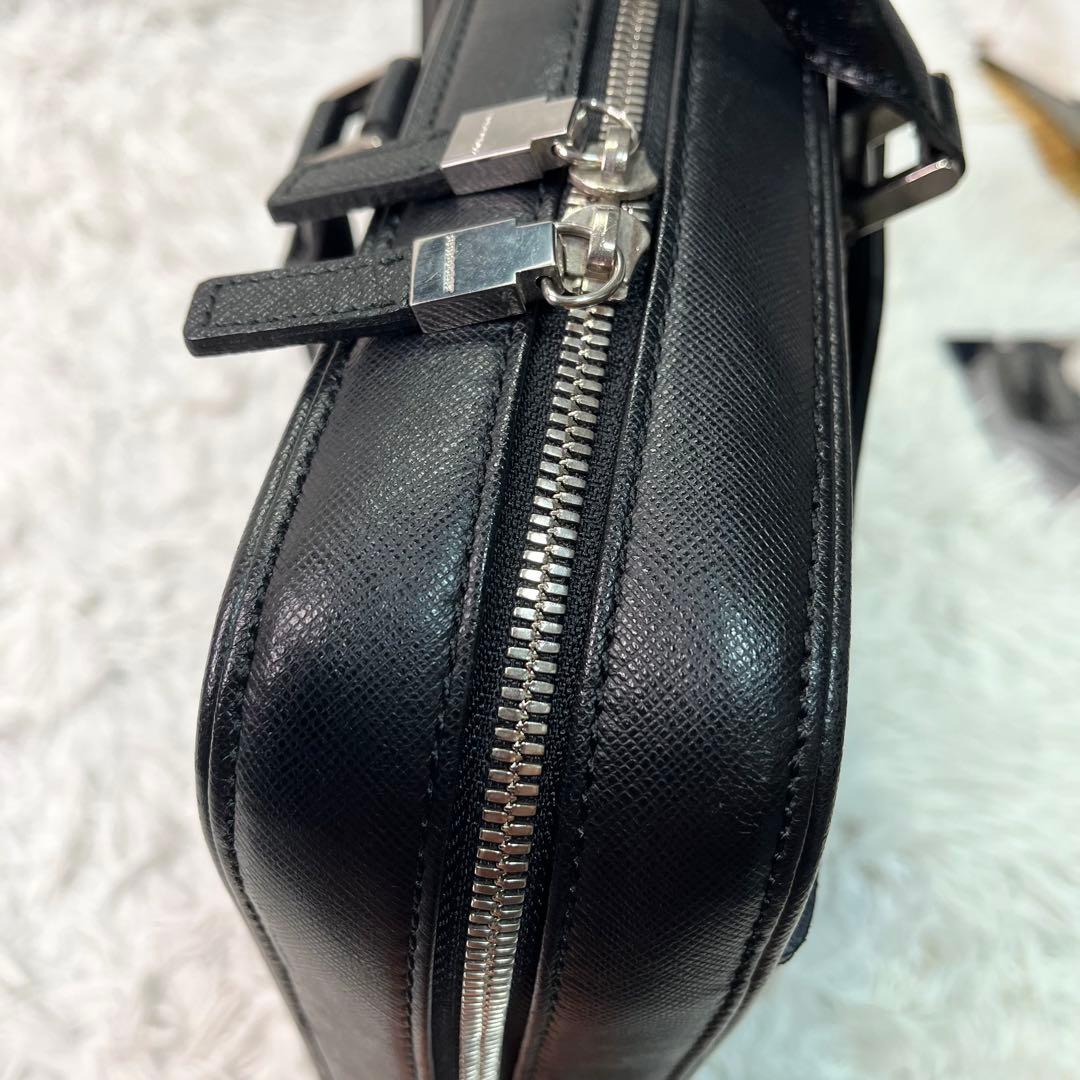 美品✨バーバリー　ブリーフケース　ビジネスバッグ　黒　A4 サフィアーノレザー