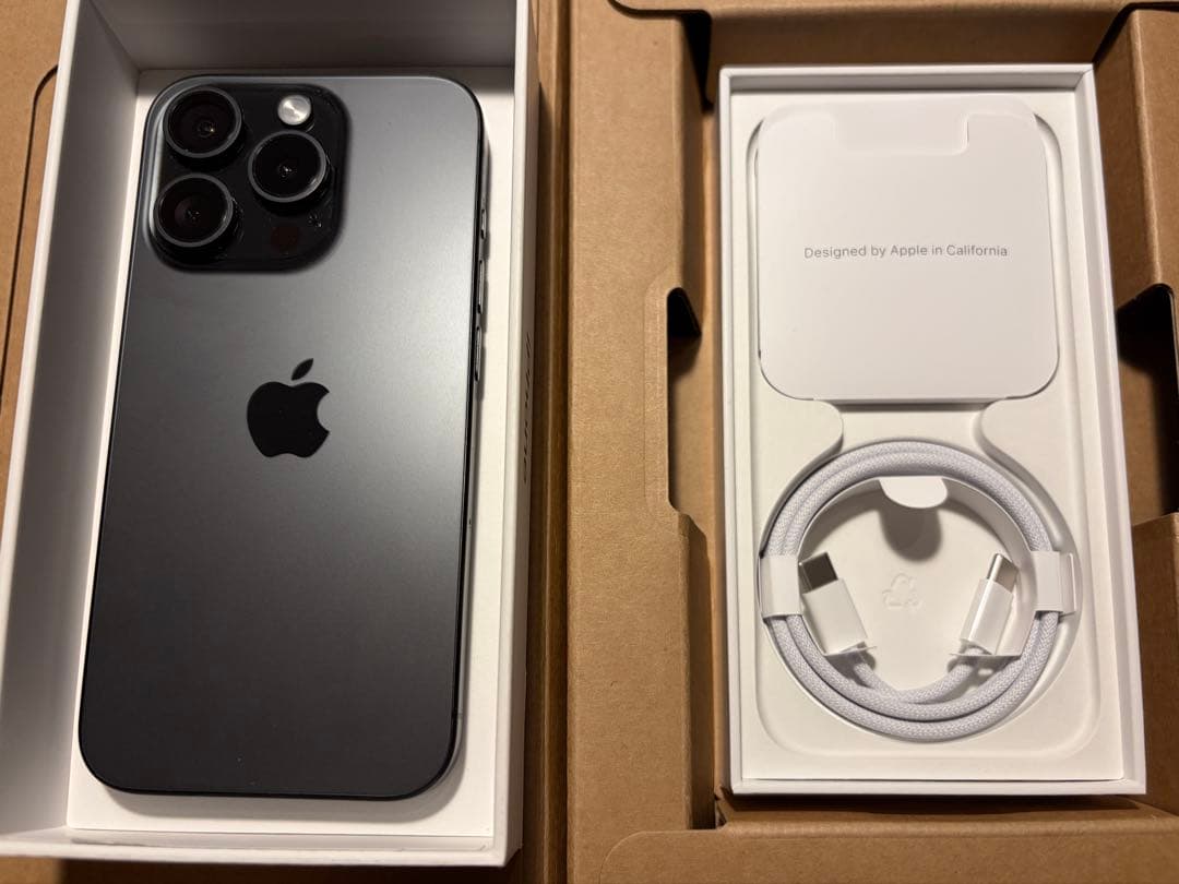 即日発送超美品SIMフリーiPhone 15pro ブラックチタニウムおまけ付き