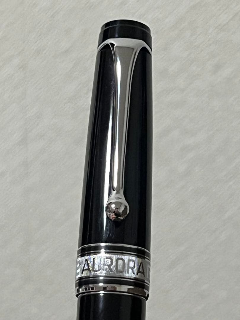 AURORA オプティマ 万年筆 14金ペン先 M 黒