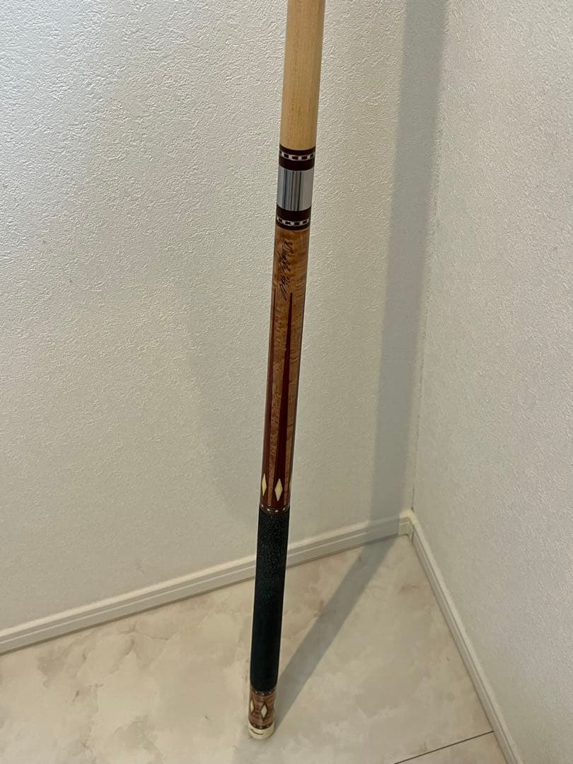 ビリヤードキュー: ルカシー•バディホール + アダム ケース付