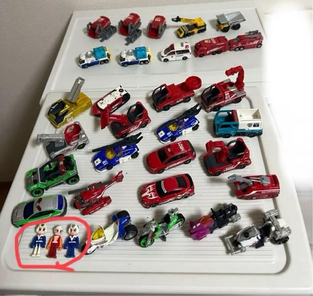 ハイパーレスキューのミニカーと隊員セット