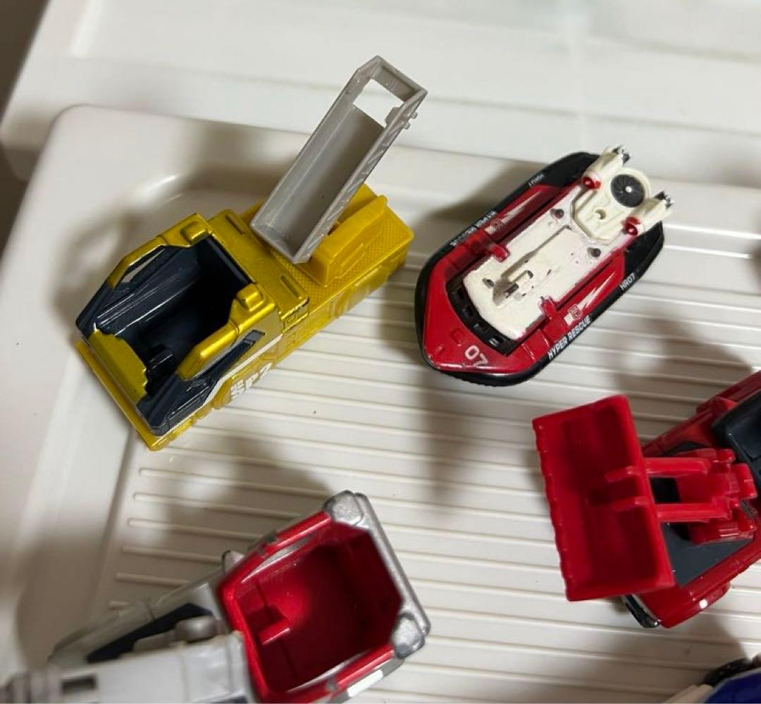 ハイパーレスキューのミニカーと隊員セット