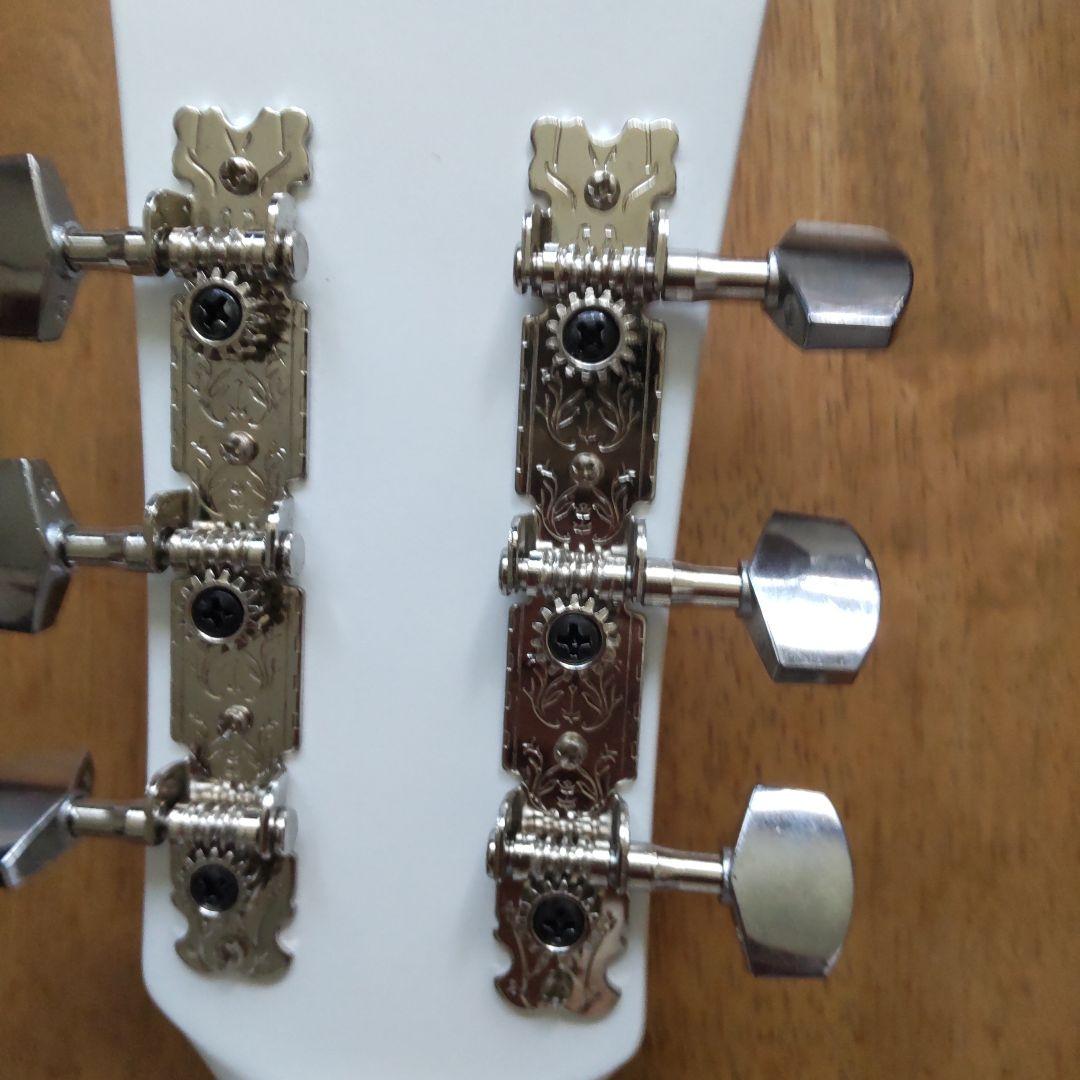 新品！ カッタウェイデザイン 白いアコースティックギター