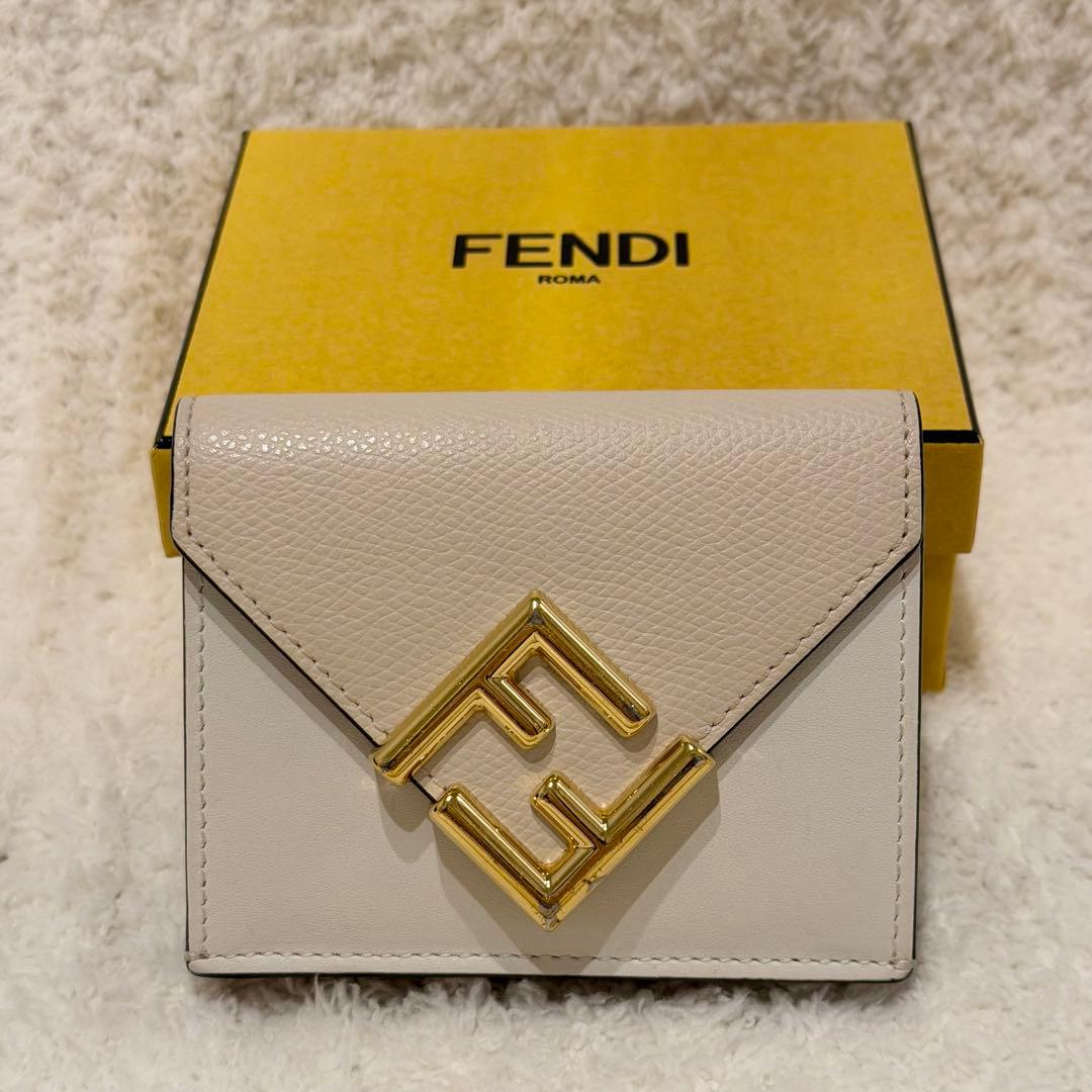 FENDI 三つ折り財布　ダイヤモンド　小銭入れ　フェンディ
