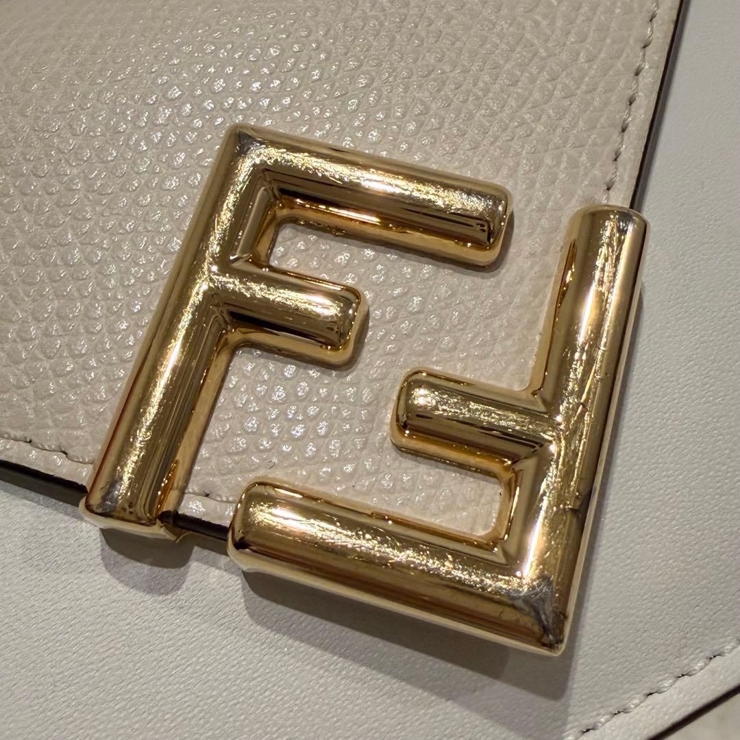 FENDI 三つ折り財布　ダイヤモンド　小銭入れ　フェンディ