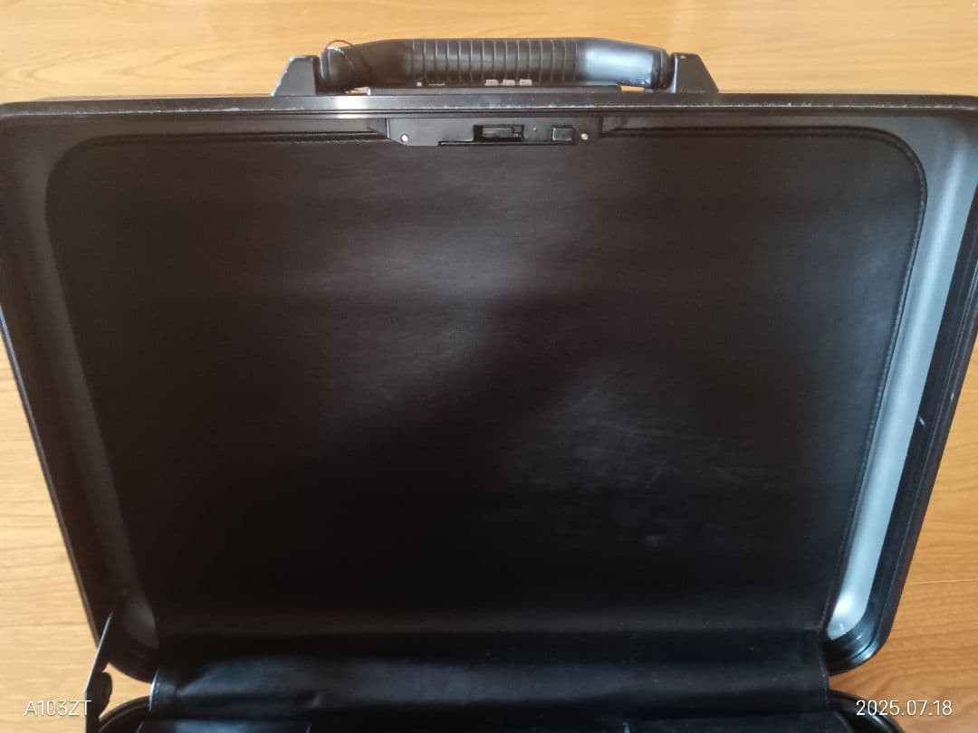 ■tom　ゼロハリバートン　アタッシュケース