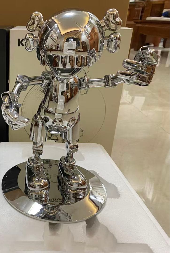 KAWS✕空山基 オリジナルフェイク メディコムトイ