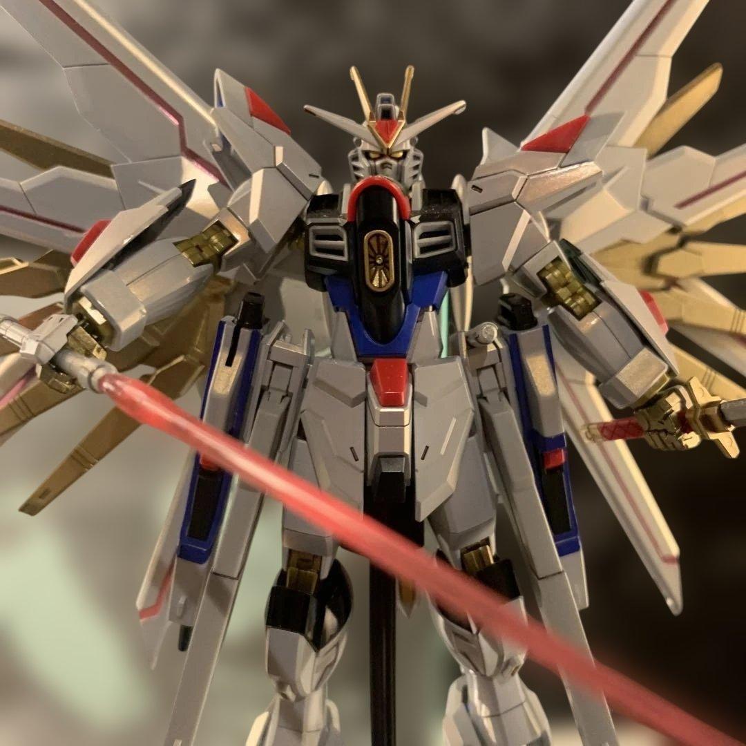 HG マイティーストライクフリーダム　塗装完成品