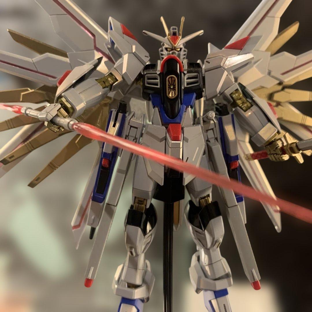 HG マイティーストライクフリーダム　塗装完成品