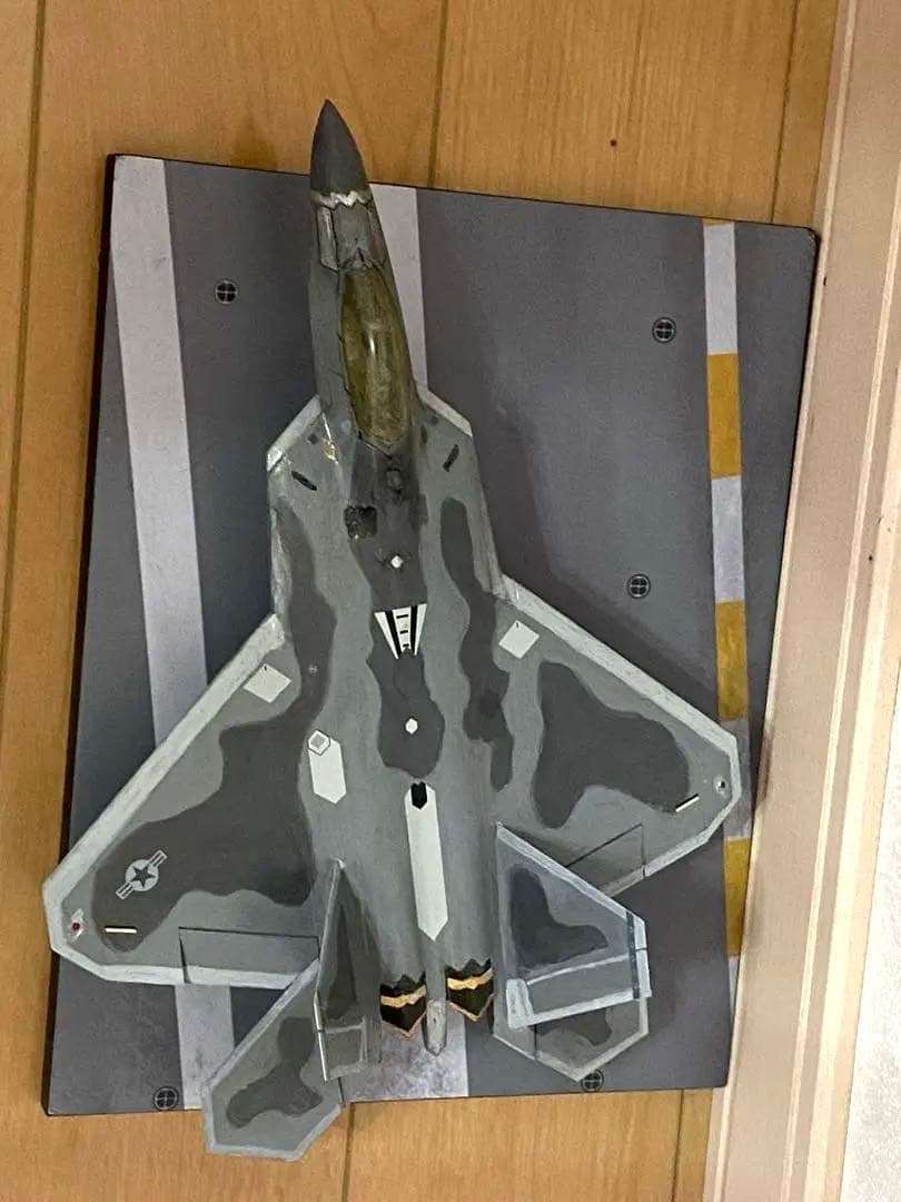 限定値下げ　1/72スケール　F-22Aプラモデル完成品