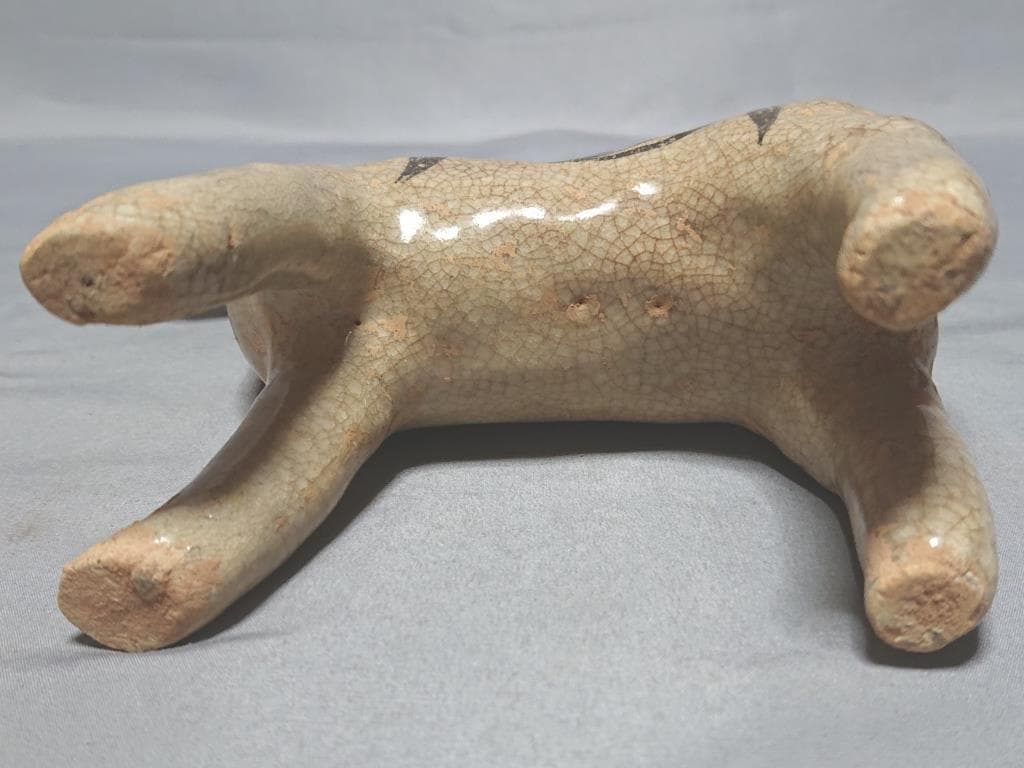 タイ　カロン窯　鉄絵馬形灯火器造形物　15～16世紀