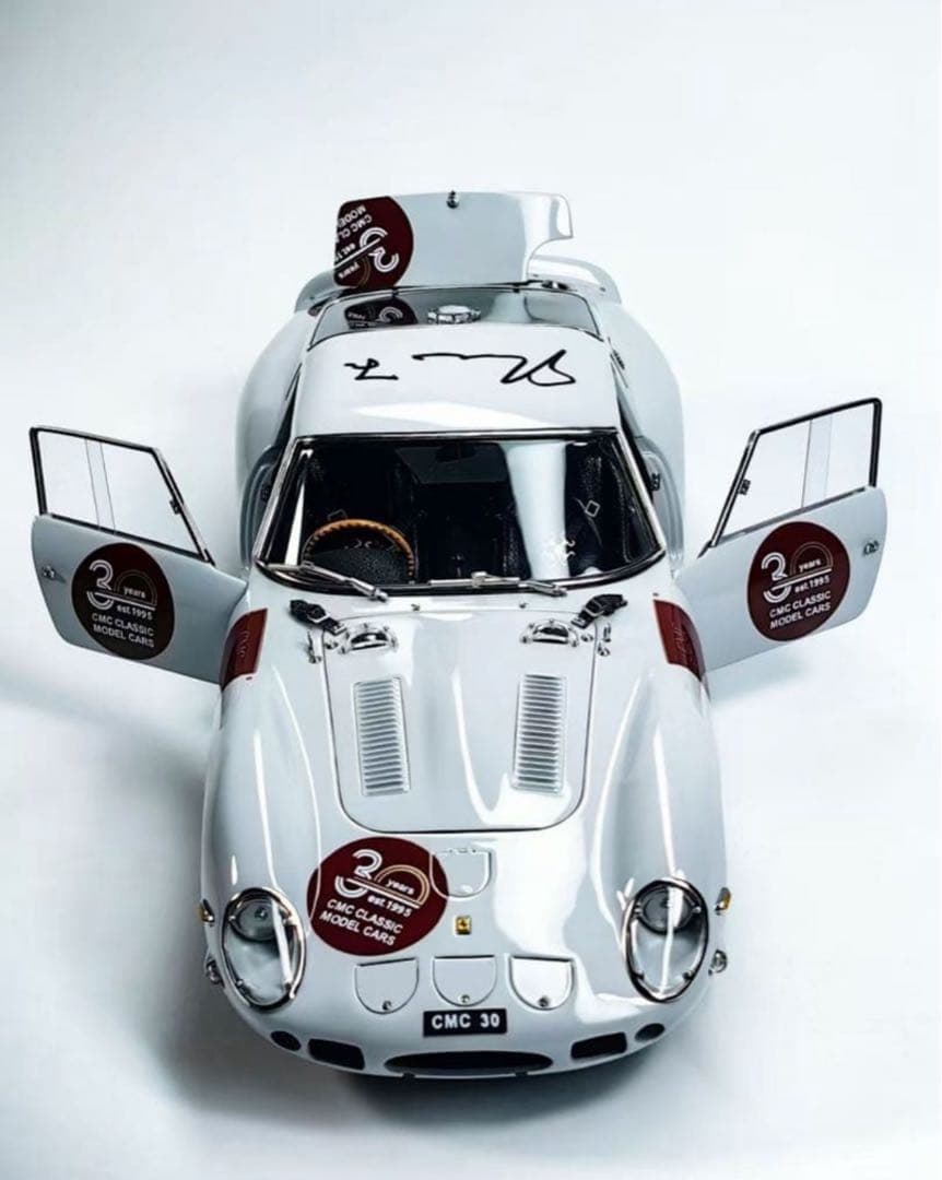 年末限定価格 CMC 1/18 フェラーリ 250 GTO 30周年ミニカー