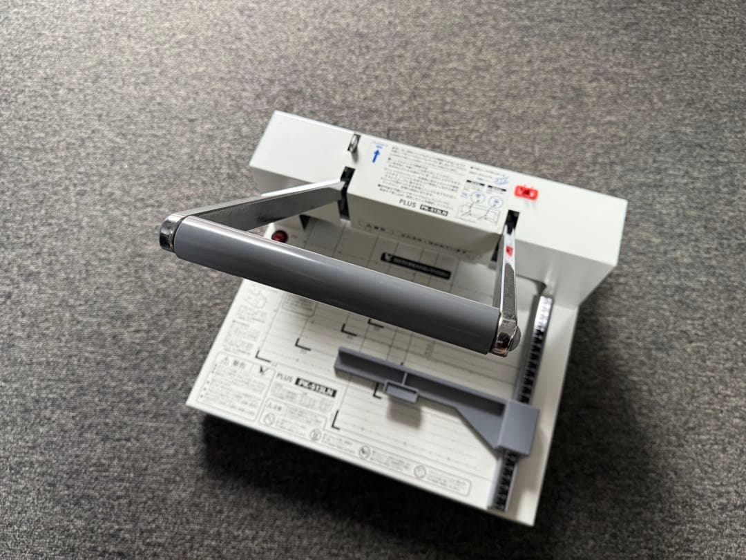 【美品】 PLUS 裁断機 PK-513LN プラス