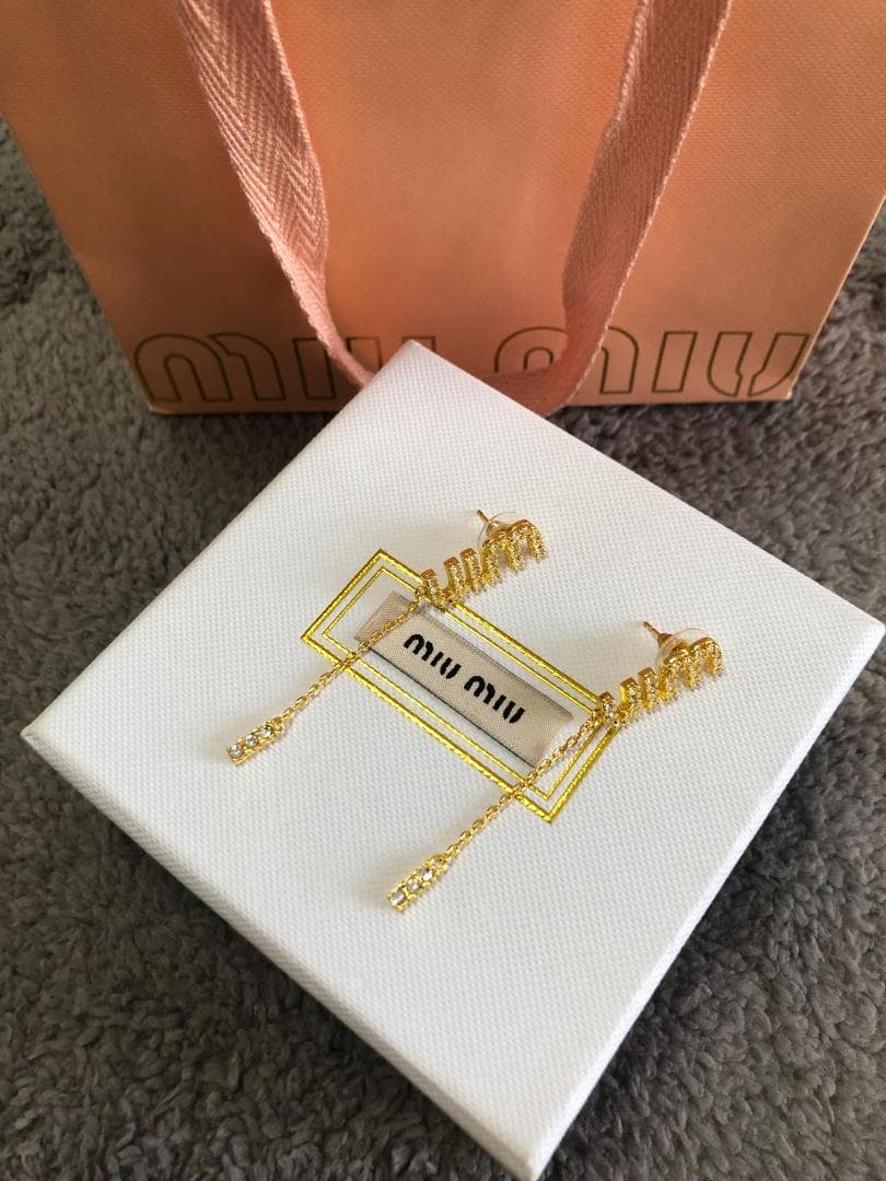 MIU MIU ピアス　アクセサリー【箱付き】