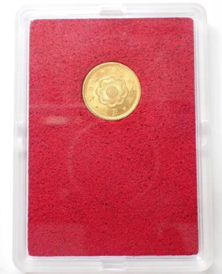 b*r様 【本物保証】財務省　明治30年　新5円金貨　日本貨幣商協会鑑定品