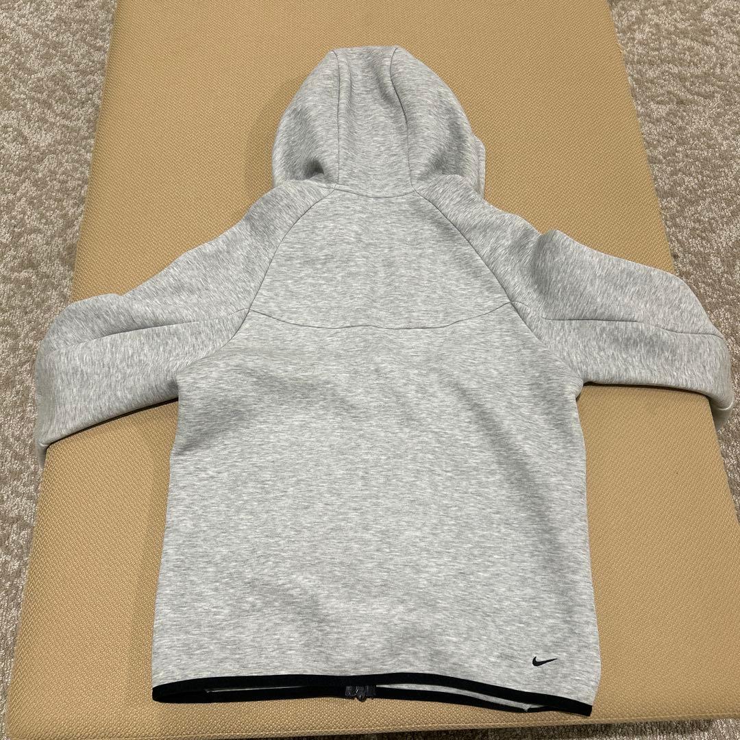 NIKEテックフリース グレー