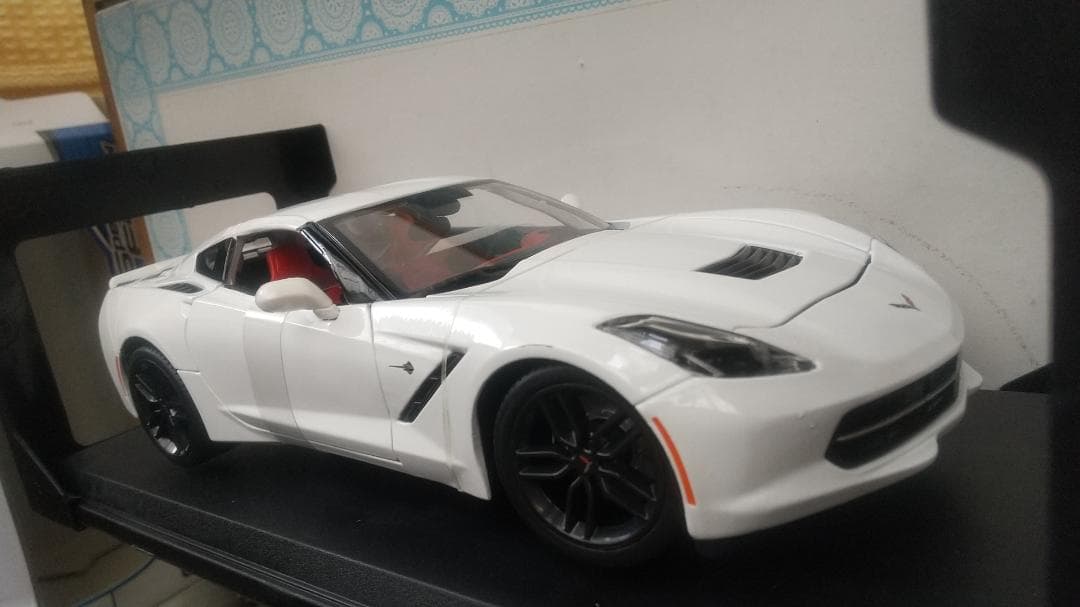Maistoコルベットスティングレイ 1/18【新品】