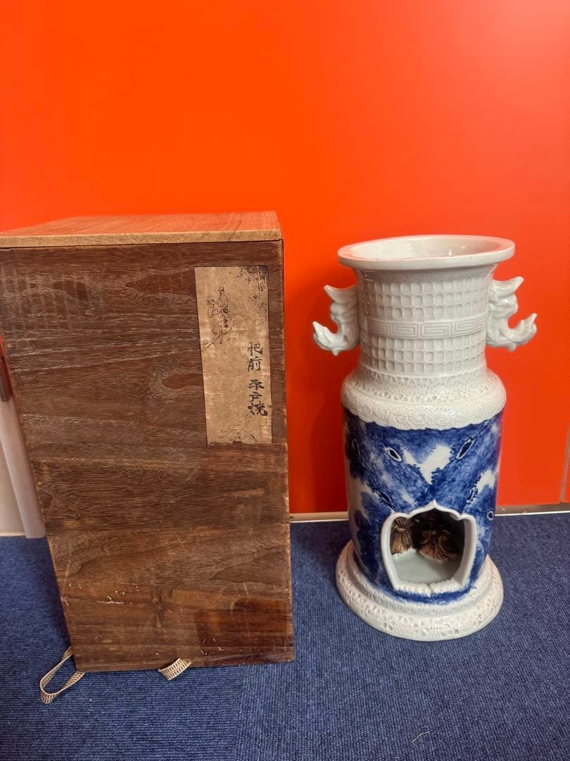 1675  希少　平戸焼　大花瓶 大壺　陰刻 人物浮彫　時代物