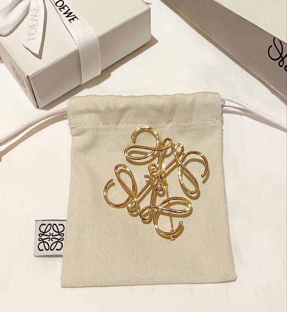 LOEWE アナグラム ブローチ ゴールド