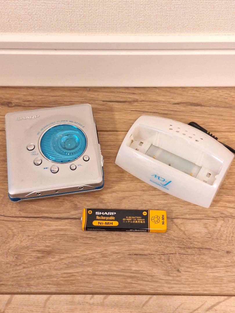 希少！SHARP ポータブルMDプレーヤー MD-STZ02