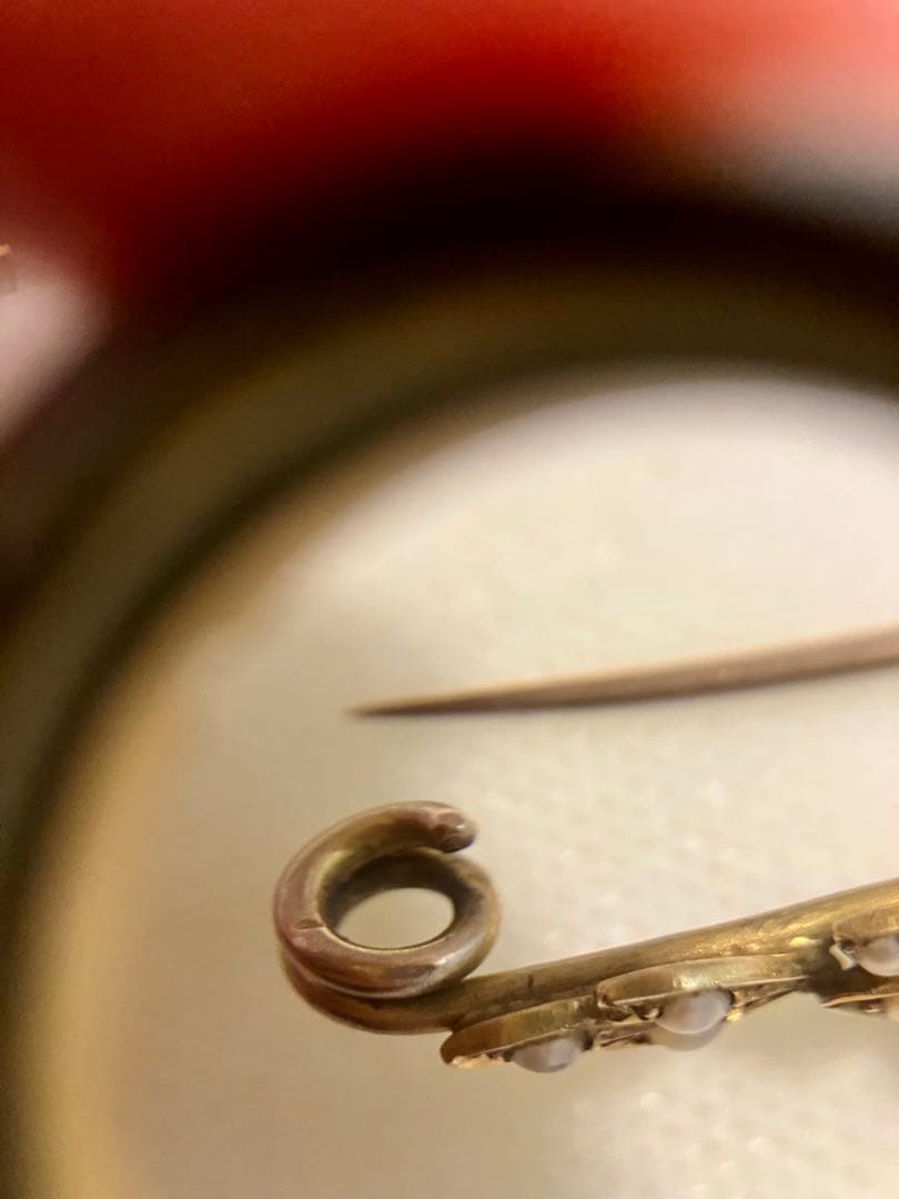 アンティーク9K＊1900年頃イギリス＊シードパールのお花がかわいいブローチです