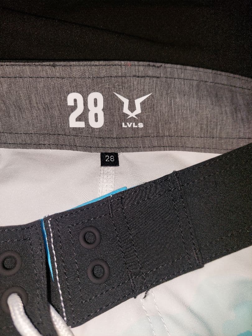 LVLS WEAR ステージショーツ　サーフパンツ　ボードショーツ