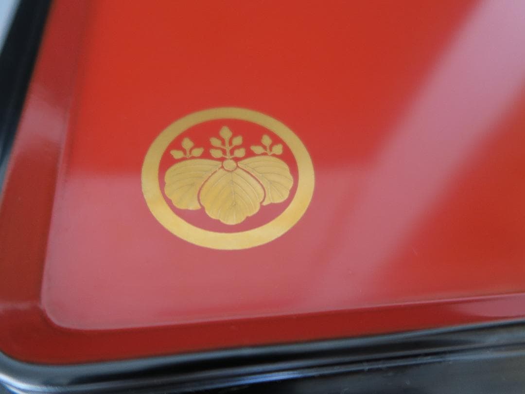 【輪島塗】四君子沈金 二段重 重台付 池盛政喜作 黒内朱塗 蓋二枚 天然木 共箱