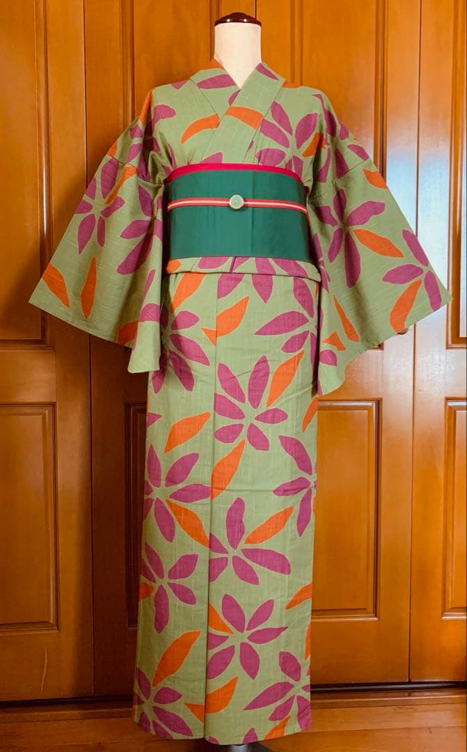 Sybilla シビラ　お花と葉っぱの浴衣と博多織の半幅帯と真田紐と帯留めセット