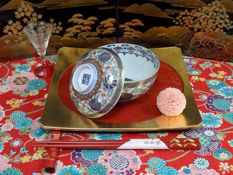 古伊万里　金襴手　瓔珞紋に花の図　蓋茶碗　江戸期　C000AS-CJa