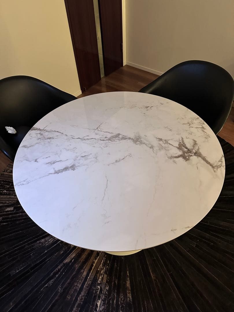 ボーコンセプト　ニューヨークtable 円形大理石風ダイニングテーブル