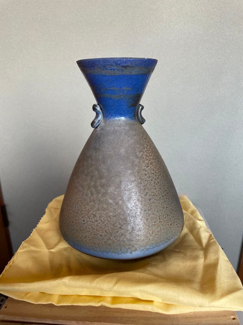 備前焼　藍彩の花入(松井興之作)