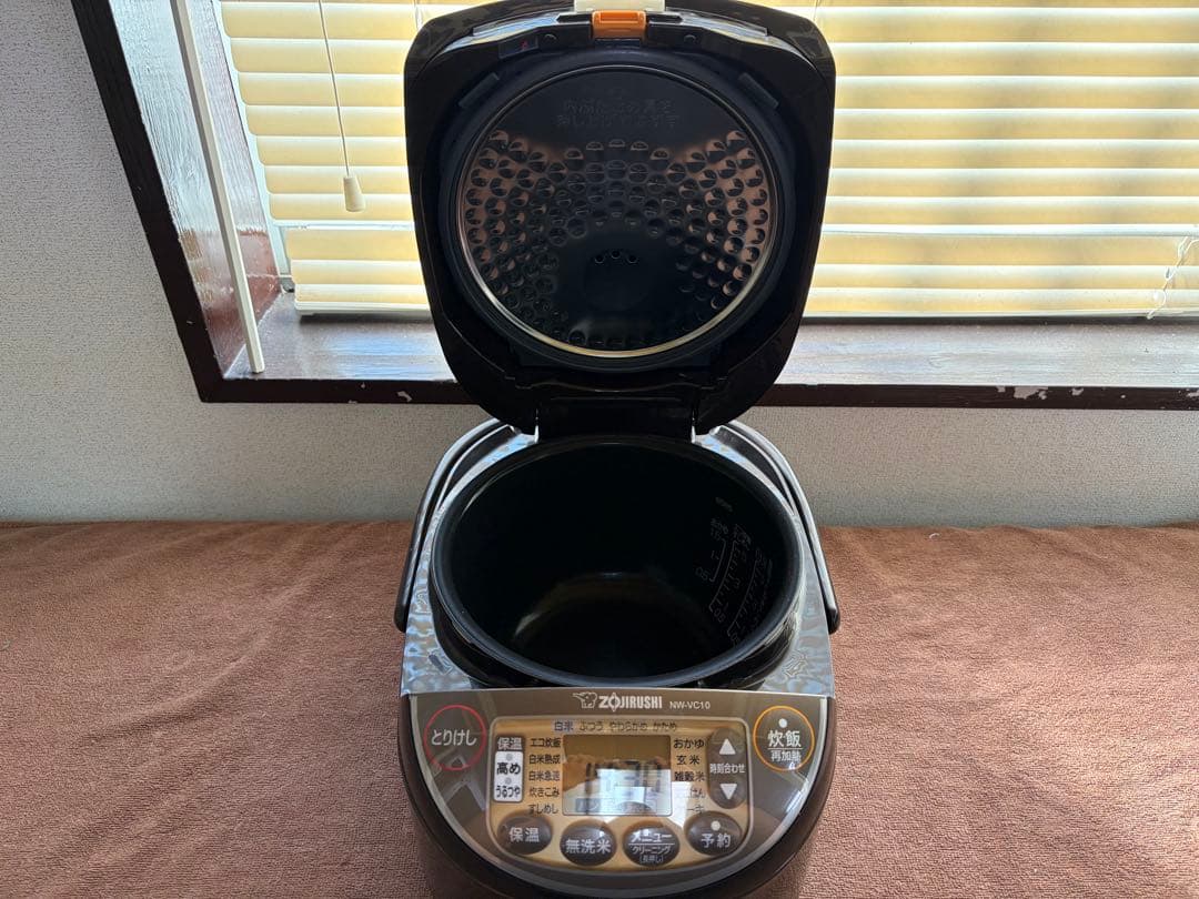 m 1128象印 IH炊飯器 NW-VC10 5.5合炊き 23年製