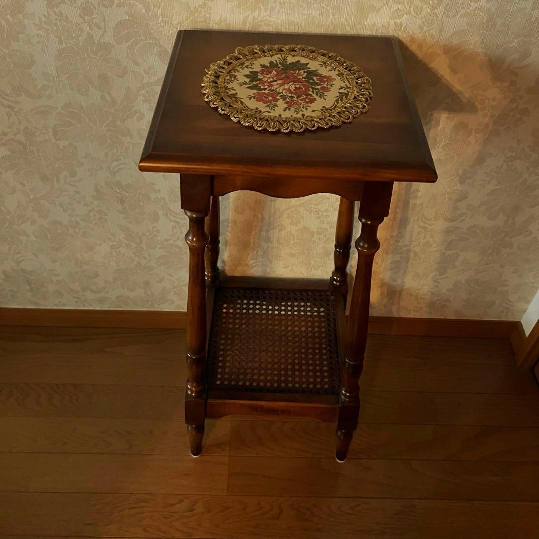 【けーと】カリモク karimoku コロニアル 花台