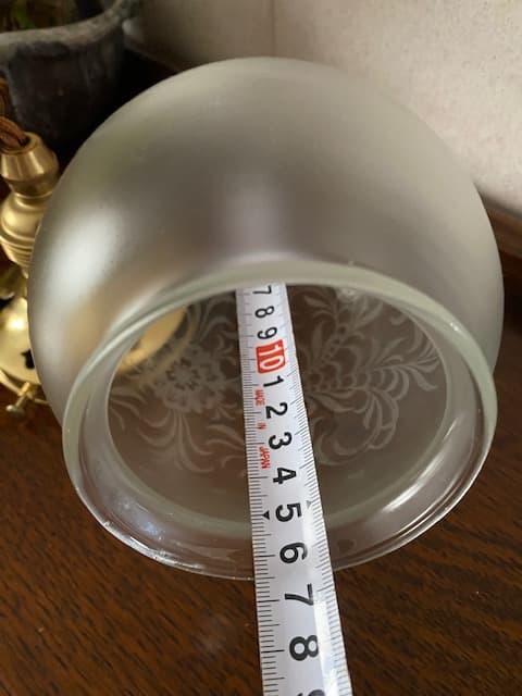 フランス　ビンテージ　エッチング装飾の卵型　ガラスランプ　シーリングライト