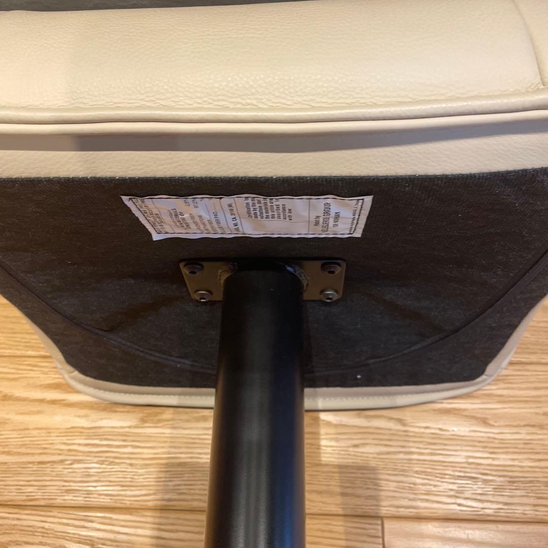 イエリアーダ　シモンズ　オットマン