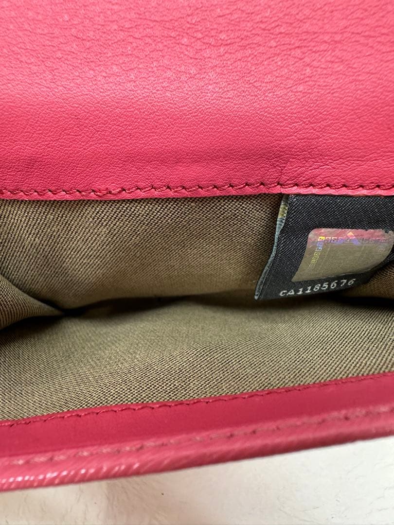 FENDI ピンク 二つ折り財布
