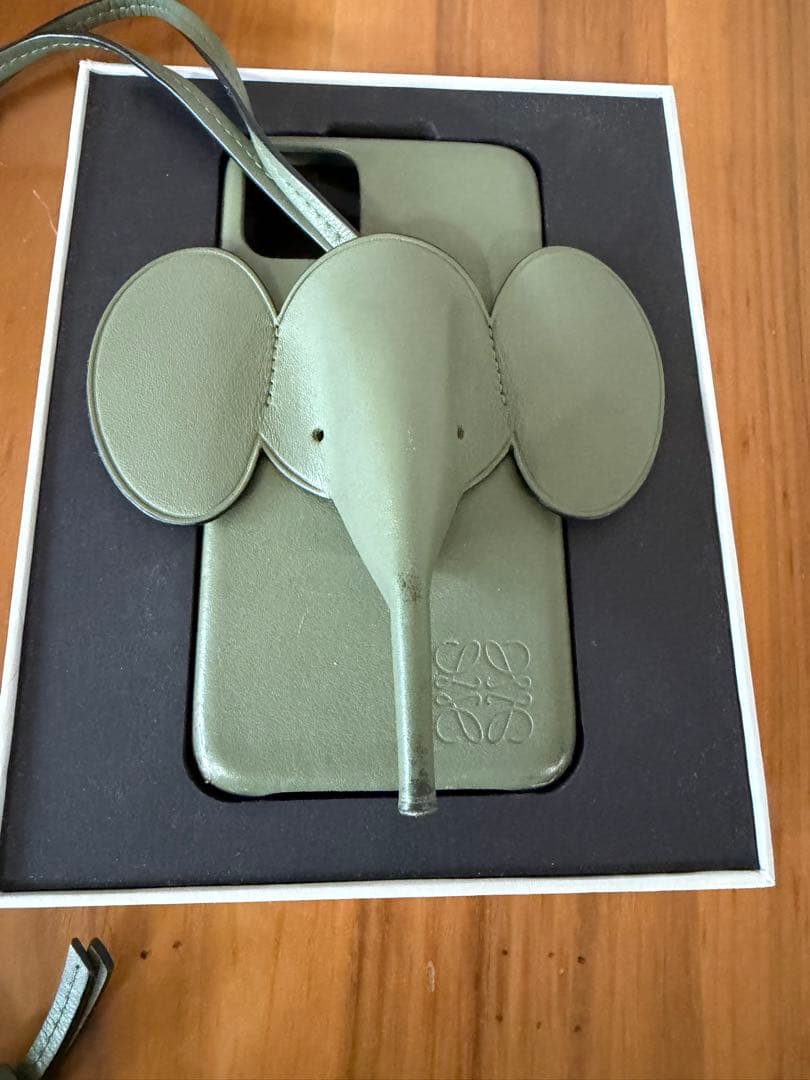 iPhone14Plus LOEWE エレファント携帯ショルダー中古