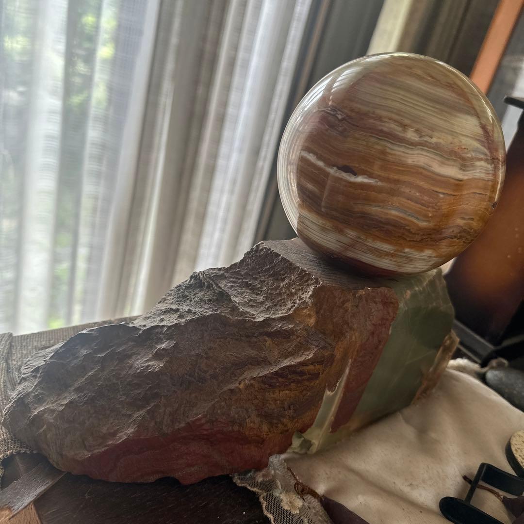 幸運の球　石　置物