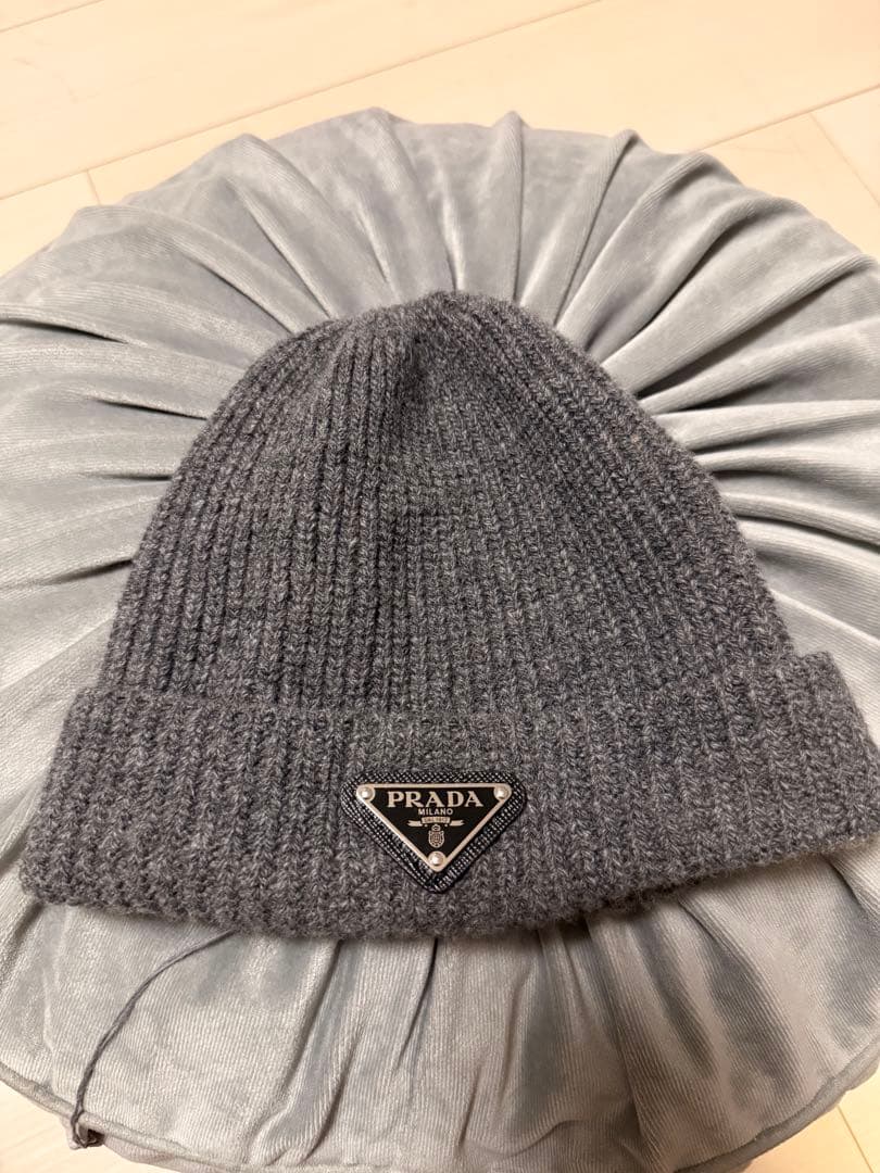 PRADA ニット帽 ほぼ新品
