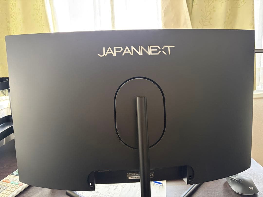 JAPANNEXT 31.5インチ湾曲モニター