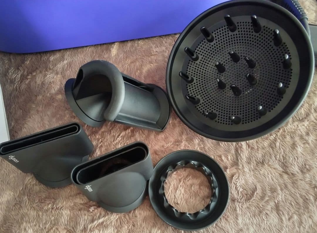 ダイソンヘアドライヤー　dyson supersonic ionic HD08