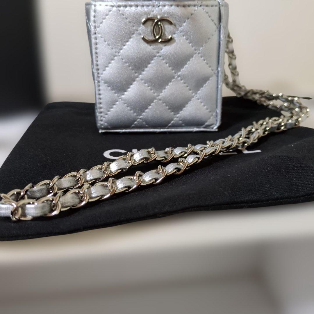 シルバーキルティングショルダーバックノベルティ