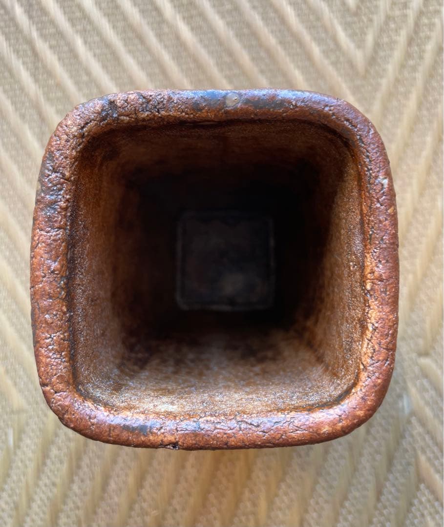 河本五郎　灰釉　四方花入