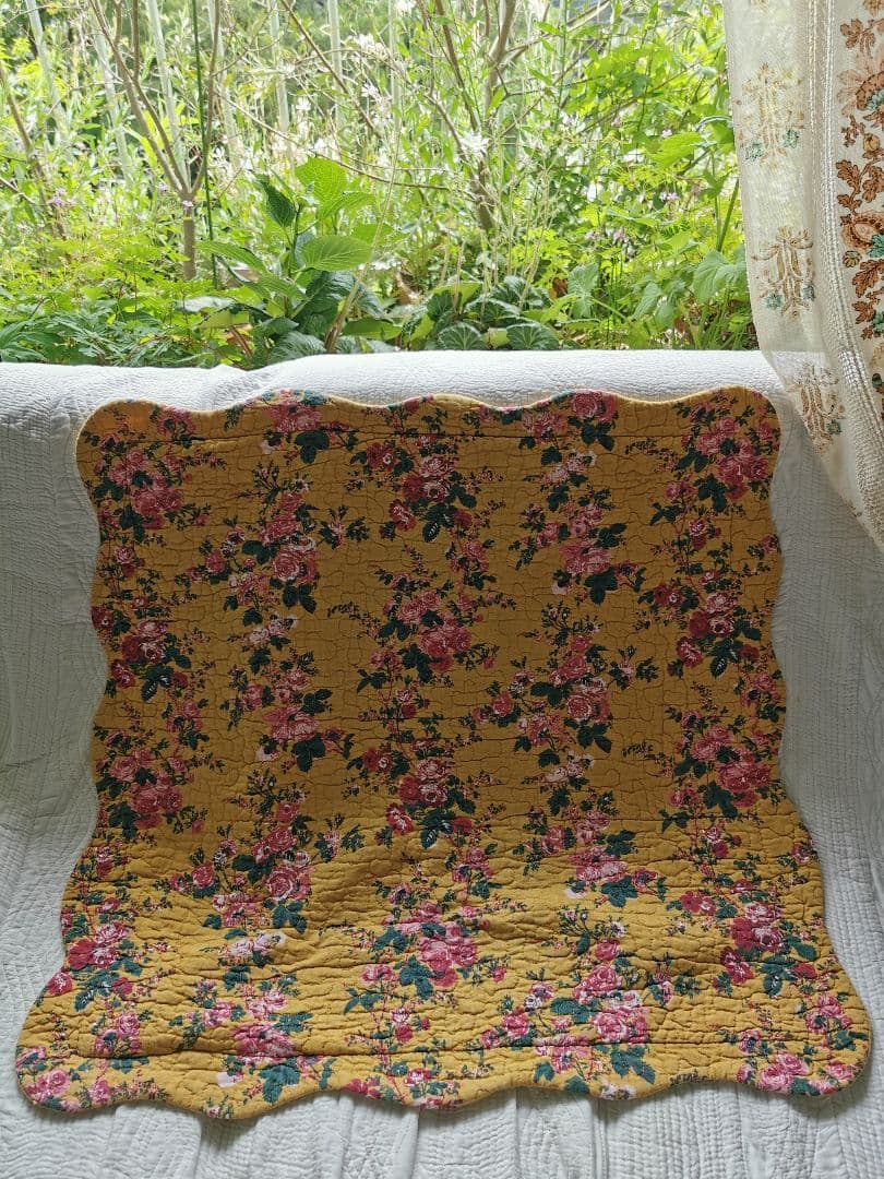 フランスヴィンテージ 絞り薔薇ファブリック ブティキルト風ラージクッションカバー
