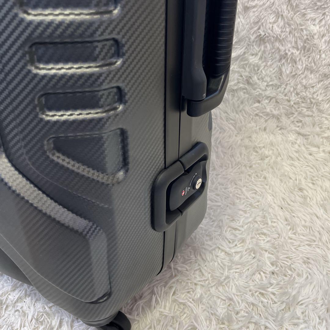 【購入者確定】PROTEX　プロッテクス　キャリーケース　4輪　特大　カーボン調