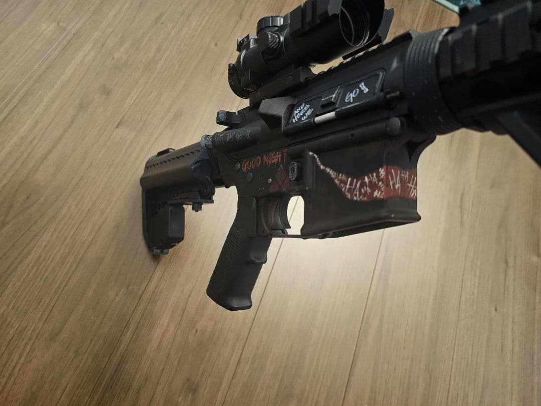 東京マルイ 次世代電動ガン ブラック バットマンジョーカー風カスタム